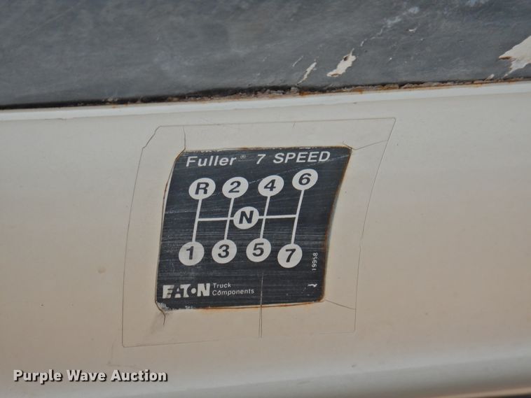 image for item DJ8369 1994 Ford Aeromax L9000  water truck