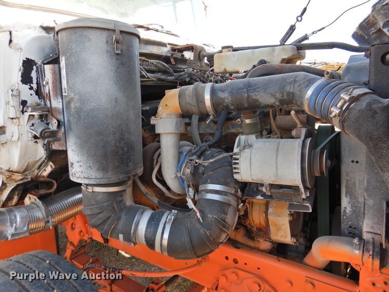 image for item DJ8369 1994 Ford Aeromax L9000  water truck