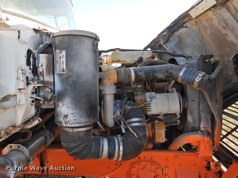 image for item DJ8369 1994 Ford Aeromax L9000  water truck