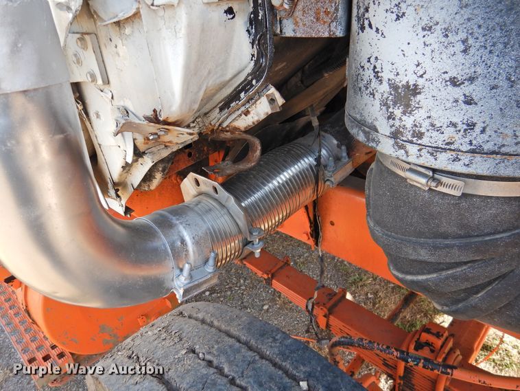 image for item DJ8369 1994 Ford Aeromax L9000  water truck