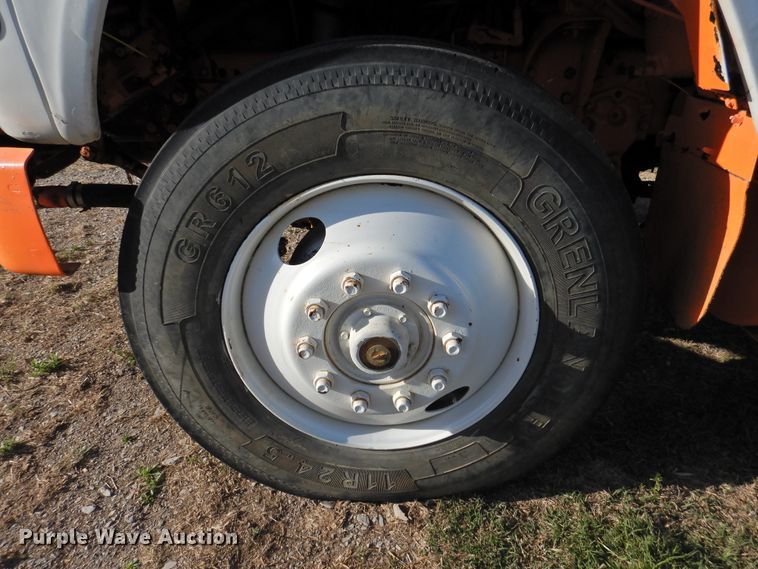 image for item DJ8369 1994 Ford Aeromax L9000  water truck