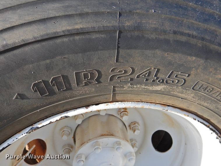 image for item DJ8369 1994 Ford Aeromax L9000  water truck