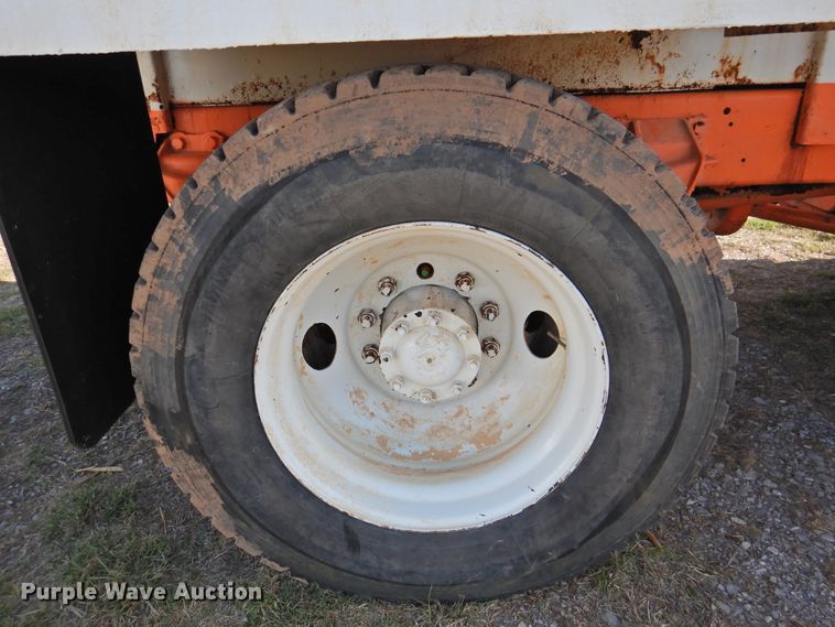 image for item DJ8369 1994 Ford Aeromax L9000  water truck