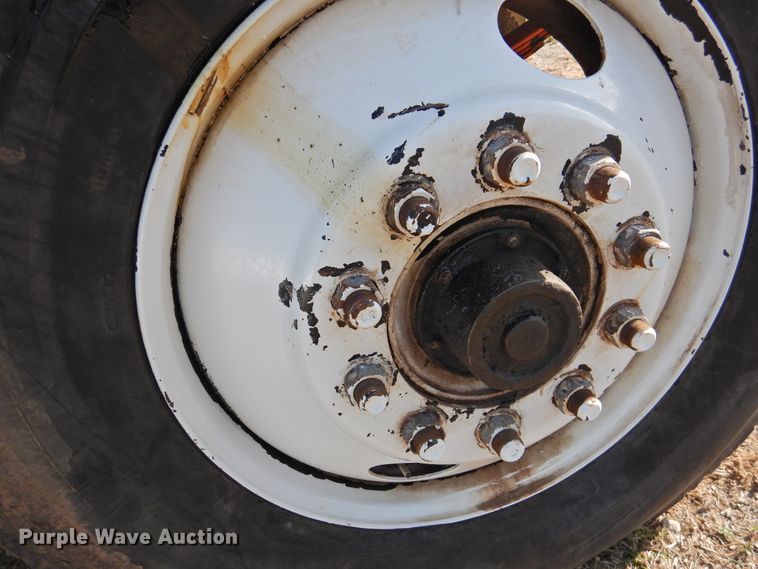 image for item DJ8369 1994 Ford Aeromax L9000  water truck