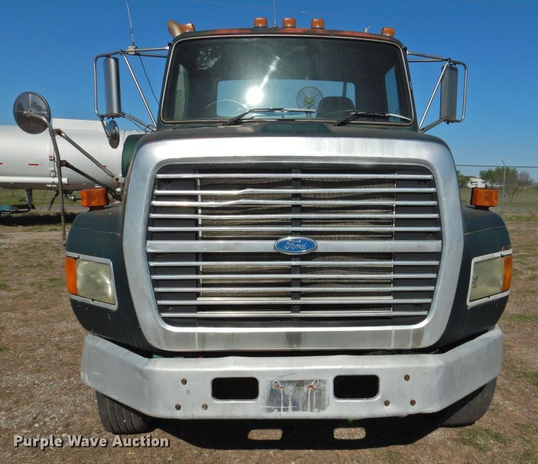 image for item DJ8370 1994 Ford LS9000  semi truck
