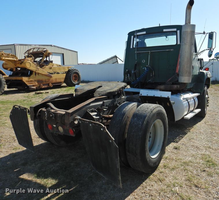 image for item DJ8370 1994 Ford LS9000  semi truck