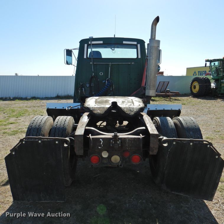 image for item DJ8370 1994 Ford LS9000  semi truck