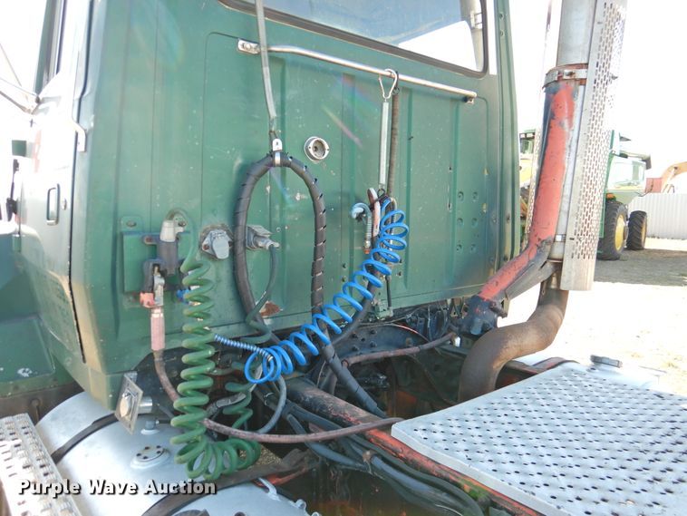 image for item DJ8370 1994 Ford LS9000  semi truck