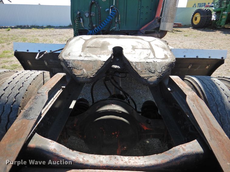 image for item DJ8370 1994 Ford LS9000  semi truck