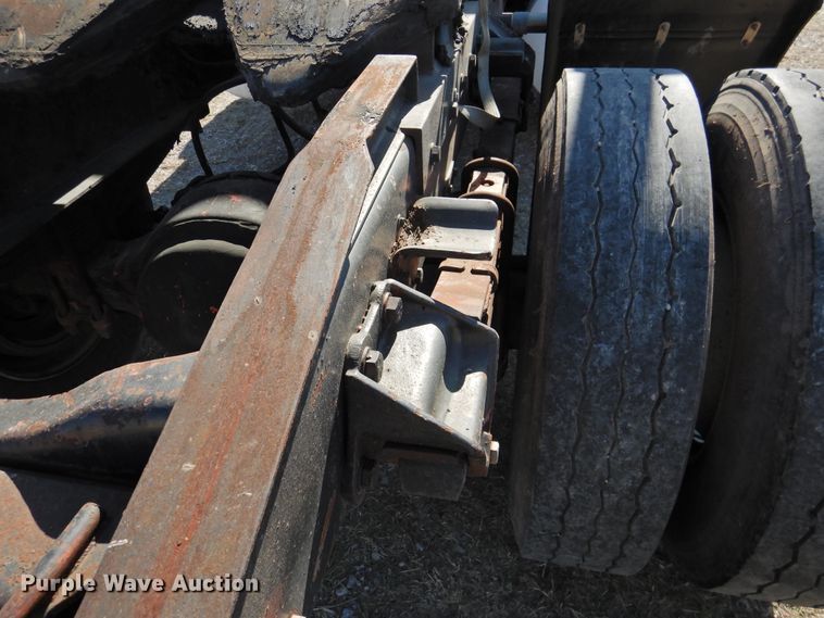 image for item DJ8370 1994 Ford LS9000  semi truck