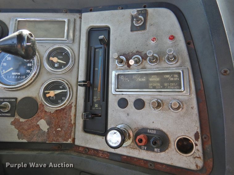 image for item DJ8370 1994 Ford LS9000  semi truck