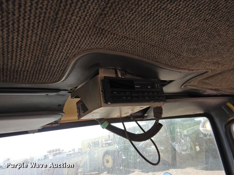 image for item DJ8370 1994 Ford LS9000  semi truck