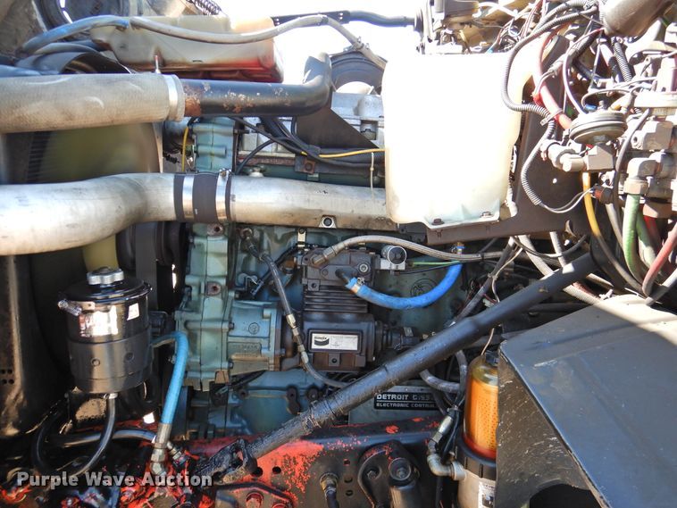 image for item DJ8370 1994 Ford LS9000  semi truck