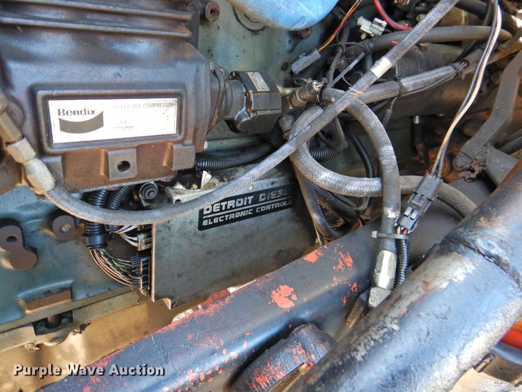 image for item DJ8370 1994 Ford LS9000  semi truck