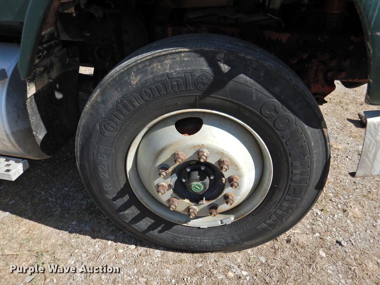 image for item DJ8370 1994 Ford LS9000  semi truck