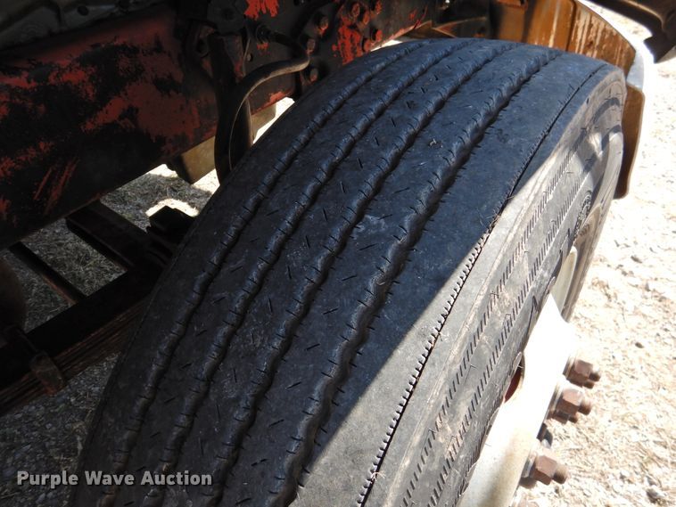 image for item DJ8370 1994 Ford LS9000  semi truck