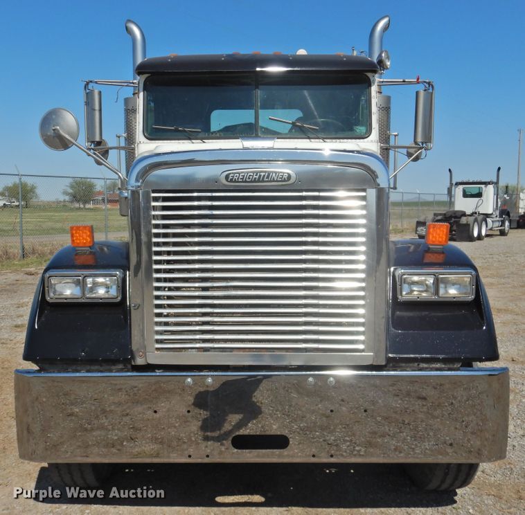 image for item DJ8371 2006 Freightliner FLD120  semi truck