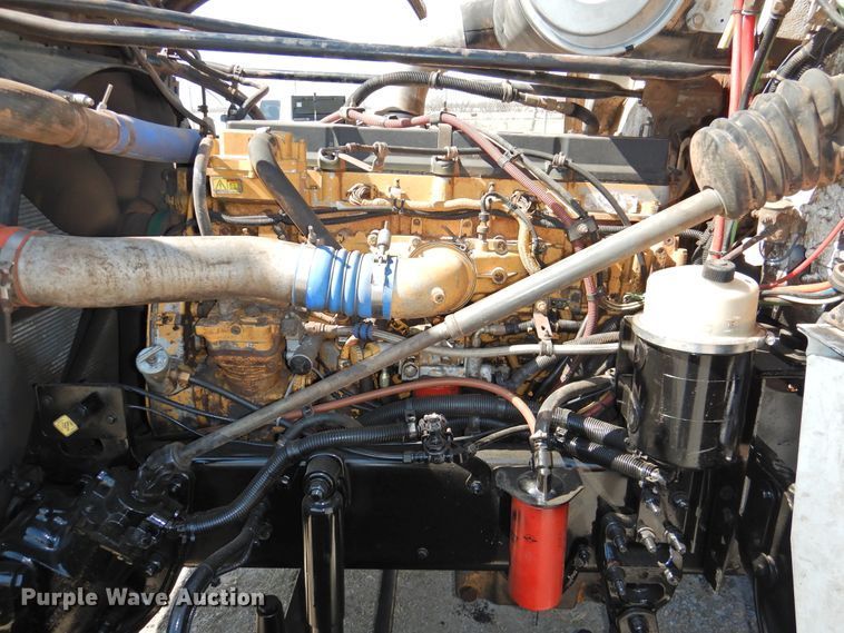 image for item DJ8371 2006 Freightliner FLD120  semi truck