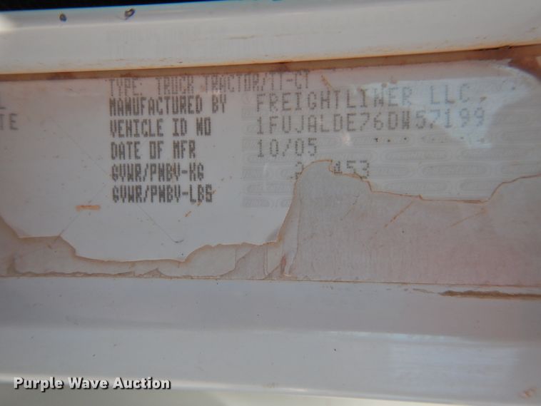 image for item DJ8371 2006 Freightliner FLD120  semi truck