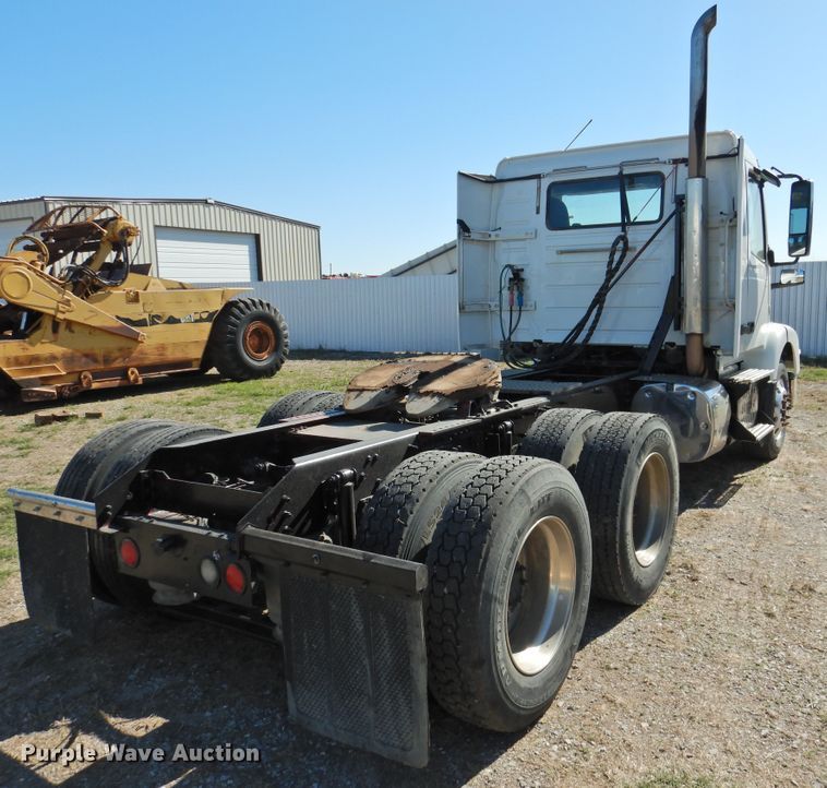 image for item DJ8372 2012 Volvo VNM  semi truck
