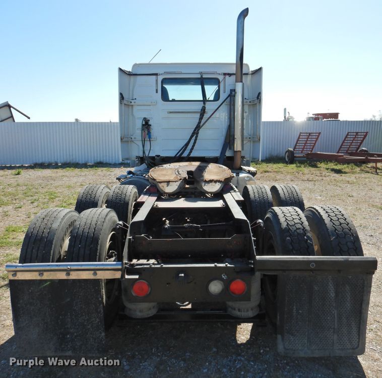 image for item DJ8372 2012 Volvo VNM  semi truck