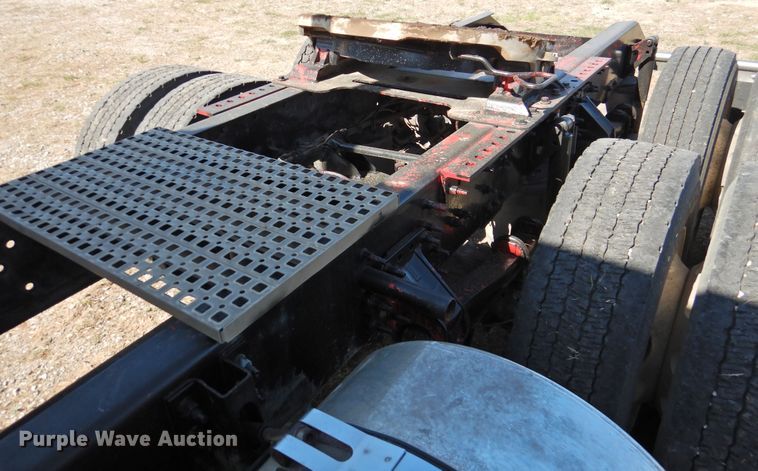 image for item DJ8372 2012 Volvo VNM  semi truck