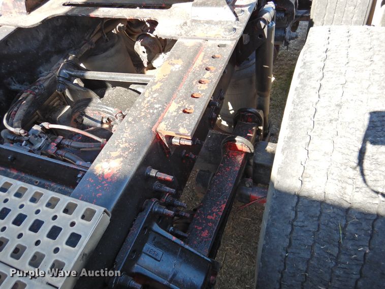 image for item DJ8372 2012 Volvo VNM  semi truck