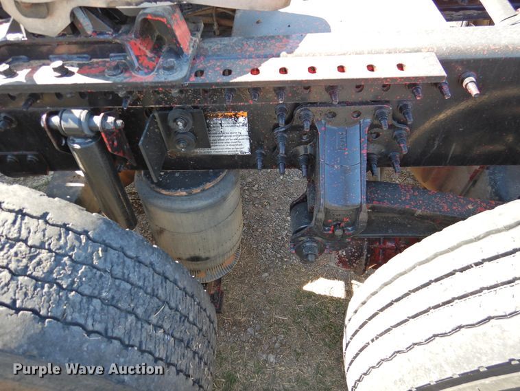 image for item DJ8372 2012 Volvo VNM  semi truck