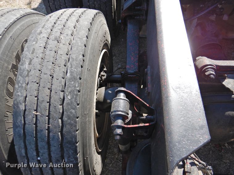 image for item DJ8372 2012 Volvo VNM  semi truck