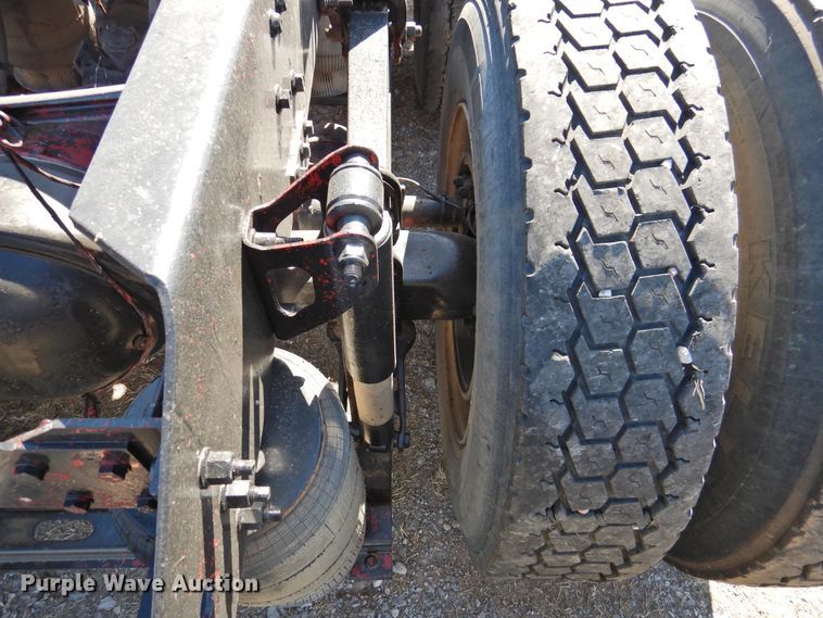 image for item DJ8372 2012 Volvo VNM  semi truck