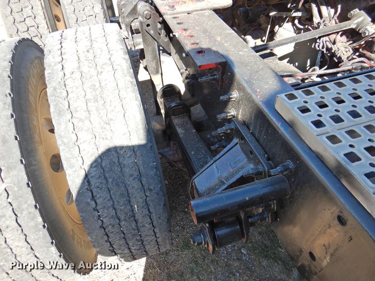 image for item DJ8372 2012 Volvo VNM  semi truck