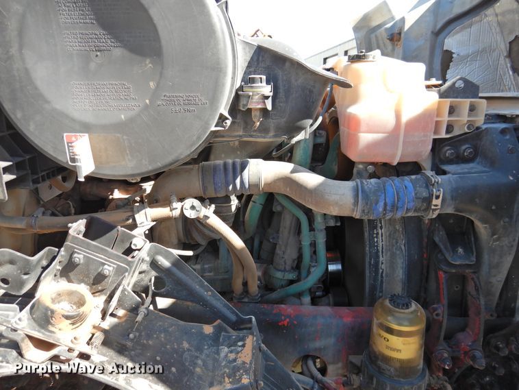 image for item DJ8372 2012 Volvo VNM  semi truck