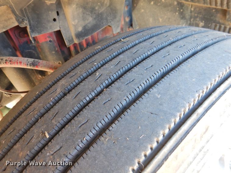 image for item DJ8372 2012 Volvo VNM  semi truck