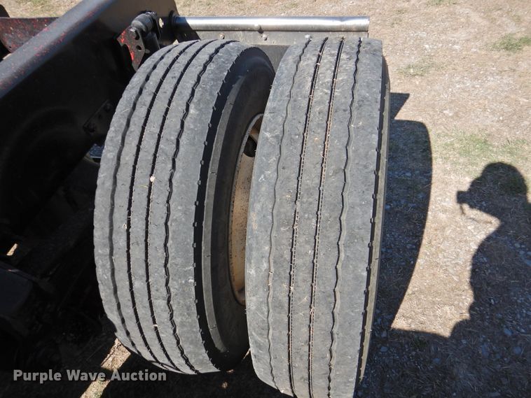 image for item DJ8372 2012 Volvo VNM  semi truck