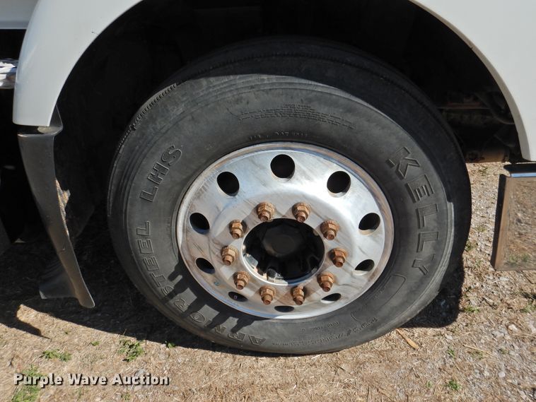 image for item DJ8372 2012 Volvo VNM  semi truck