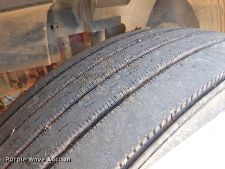 image for item DJ8372 2012 Volvo VNM  semi truck