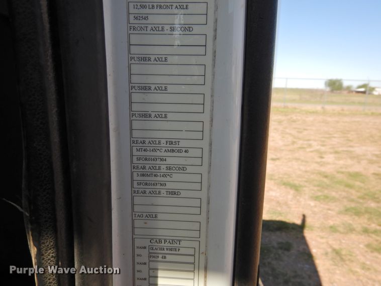 image for item DJ8372 2012 Volvo VNM  semi truck