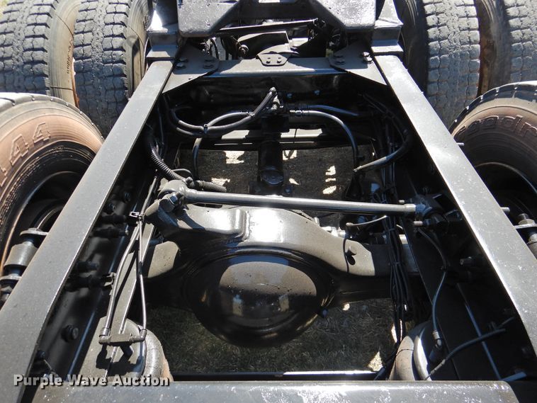 image for item DJ8373 2006 Freightliner FLD120  semi truck