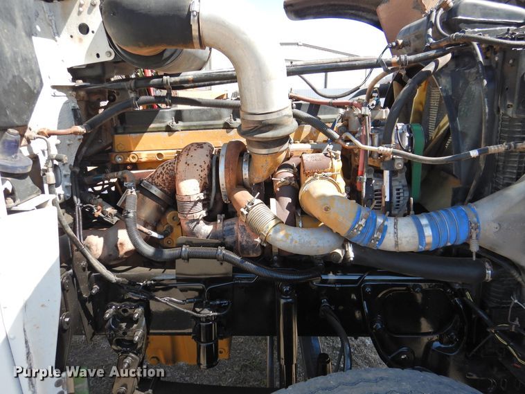 image for item DJ8373 2006 Freightliner FLD120  semi truck