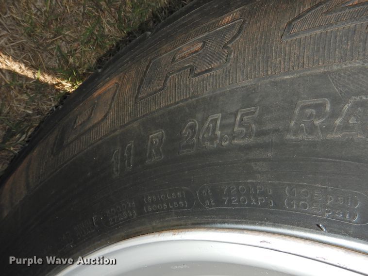 image for item DJ8373 2006 Freightliner FLD120  semi truck