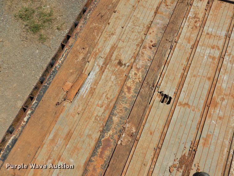 image for item DJ8414 2005 Transcraft TL-2000HW2  flatbed trailer