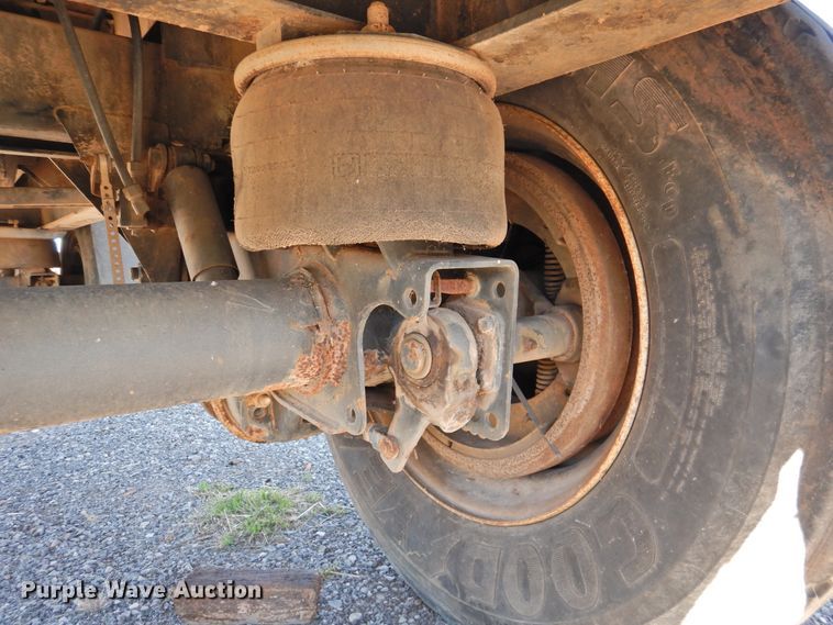 image for item DJ8414 2005 Transcraft TL-2000HW2  flatbed trailer