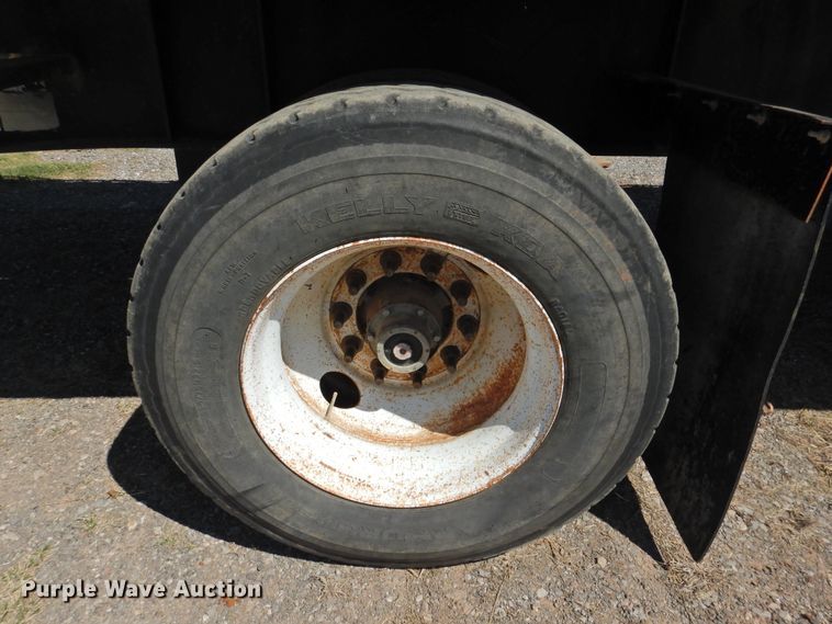 image for item DJ8414 2005 Transcraft TL-2000HW2  flatbed trailer