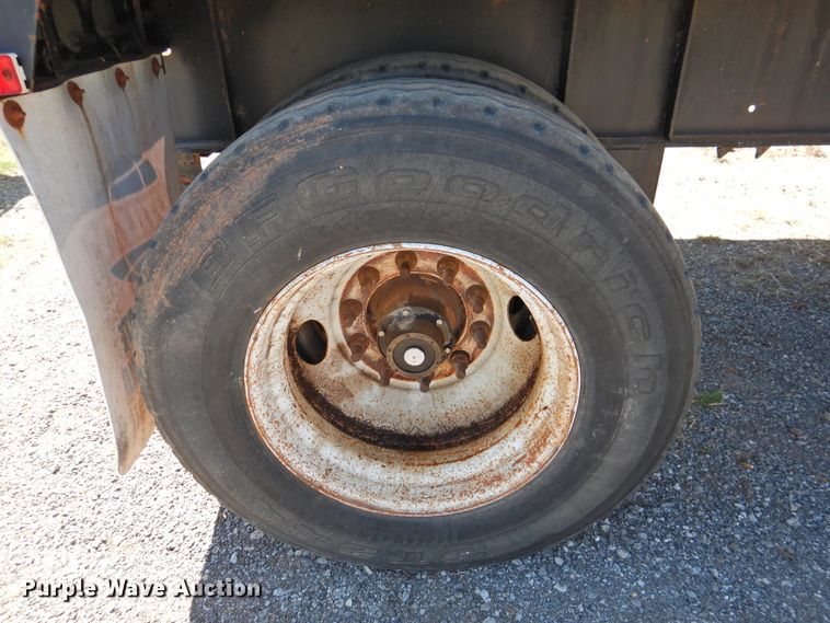 image for item DJ8414 2005 Transcraft TL-2000HW2  flatbed trailer