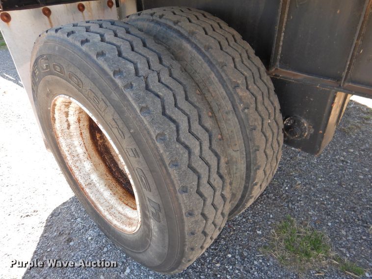 image for item DJ8414 2005 Transcraft TL-2000HW2  flatbed trailer