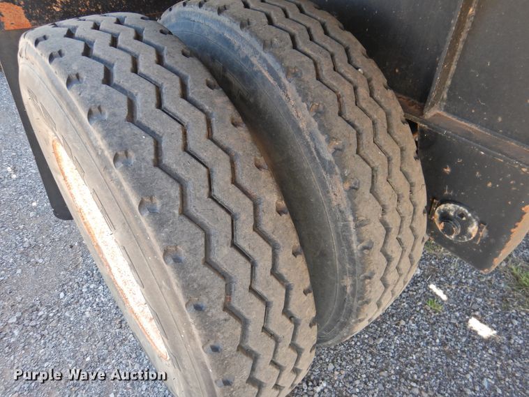 image for item DJ8414 2005 Transcraft TL-2000HW2  flatbed trailer