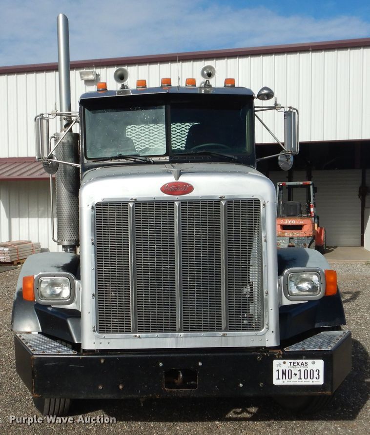 image for item DJ8839 1989 Peterbilt 357  winch truck