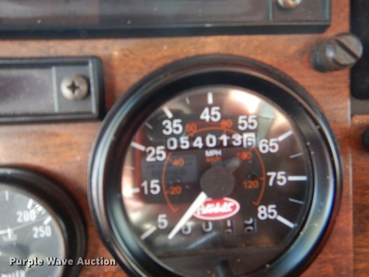 image for item DJ8839 1989 Peterbilt 357  winch truck