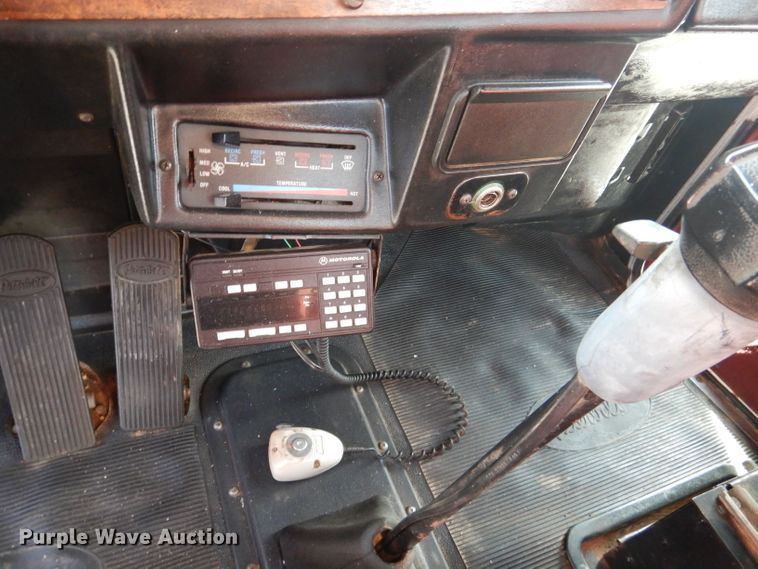 image for item DJ8839 1989 Peterbilt 357  winch truck