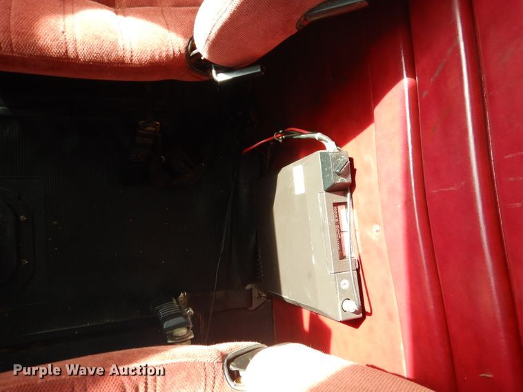 image for item DJ8839 1989 Peterbilt 357  winch truck